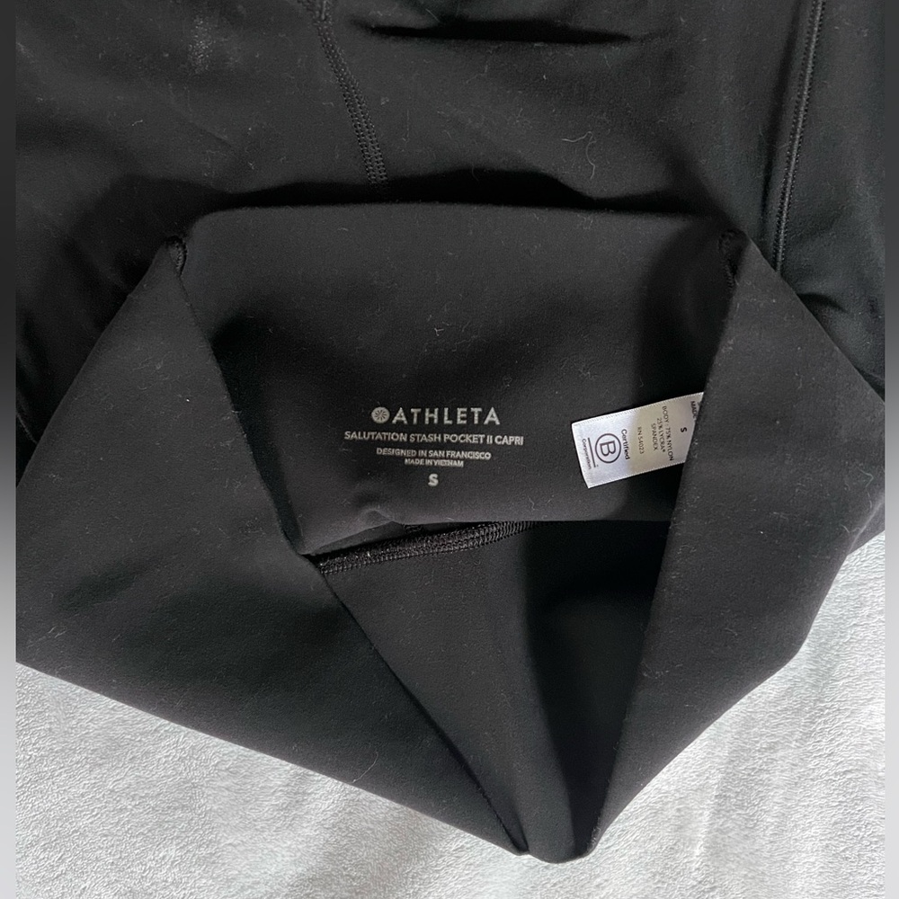 Selling Athleta leggings , no stains no rips